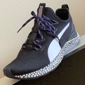 Wmns Hybrid Runner “Black White “